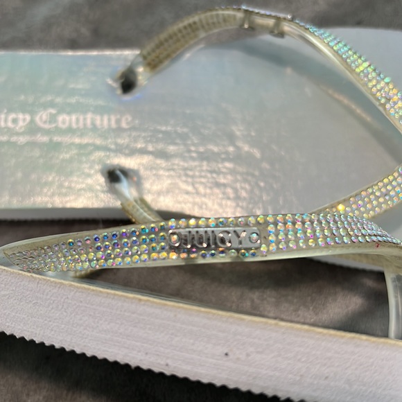 Juicy couture flip flops - Picture 3 of 3